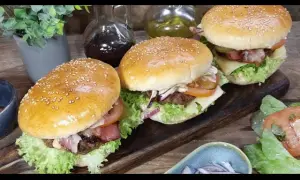 Jak zrobić dobrego hamburgera w domu – proste triki na idealny smak i teksturę