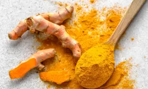 Kurkuma czy curry do rosołu – który wybór zmieni smak zupy?