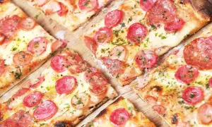 Najlepszy przepis na ciasto na pizzę, który zawsze się udaje
