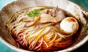 Jak smakuje ramen? Odkryj bogactwo smaków i składników tego dania