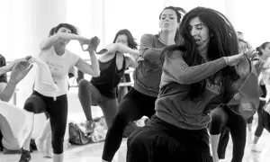 Masala bhangra co to jest? Poznaj energiczny trening z Indiami