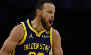 Ile zarabia Stephen Curry? Zaskakujące fakty o jego dochodach