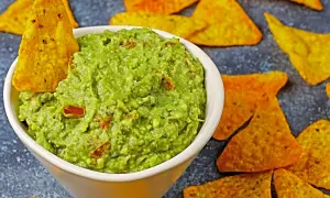 Jak zrobić guacamole do nachos, które zachwyci każdego gościa