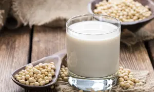 Ile kcal ma mleko sojowe? Zaskakujące różnice w kaloriach!