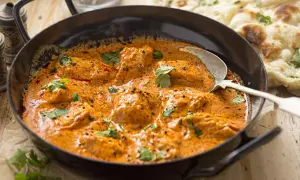 Jak usunąć plamy z curry - sprawdzone metody, które działają