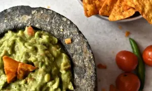 Co to jest guacamole? Poznaj sekrety zdrowego i pysznego dipu