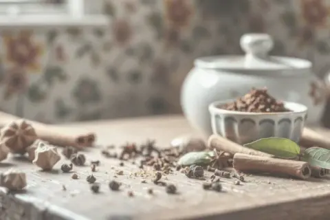 Czym zastąpić garam masala? Odkryj najlepsze zamienniki w kuchni