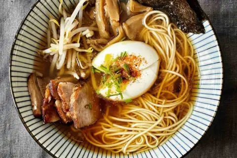 Jak przygotować pyszny ramen w domu – prosty przepis i porady krok po kroku