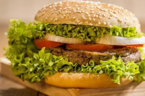 Jak idealnie przypiec bułki do hamburgerów – uniknij błędów i ciesz się smakiem