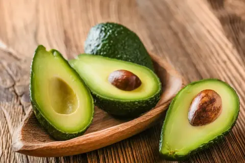 Jakie awokado wybrać do guacamole? Sprawdź, które odmiany są najlepsze!