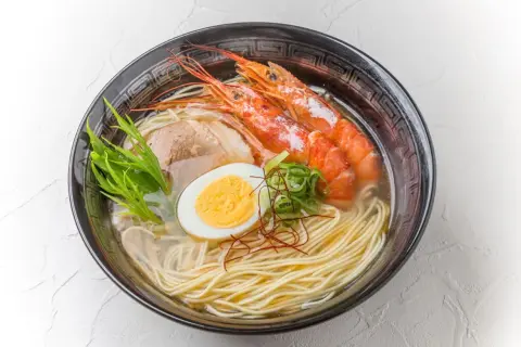 Czy ramen jest dobry? Wszystko o smaku, zdrowiu i wartościach odżywczych