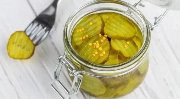 Jak zrobić ogórki w curry – prosty przepis na pyszne pikle