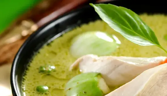 Czy żółte curry jest ostre? Odkryj jego łagodny smak i właściwości
