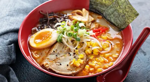 Z czego jest ramen? Składniki, rodzaje i sekrety przygotowania tego dania