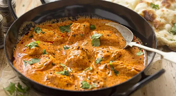 Jak usunąć plamy z curry - sprawdzone metody, które działają