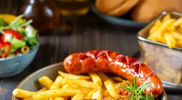 Jak zrobić curry wurst – łatwy przepis na pyszne danie z kiełbasy