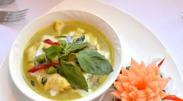 Jak zrobić sos curry do makaronu - prosty przepis na wyjątkowy smak