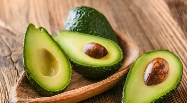 Jakie awokado wybrać do guacamole? Sprawdź, które odmiany są najlepsze!