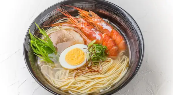 Czy ramen jest dobry? Wszystko o smaku, zdrowiu i wartościach odżywczych