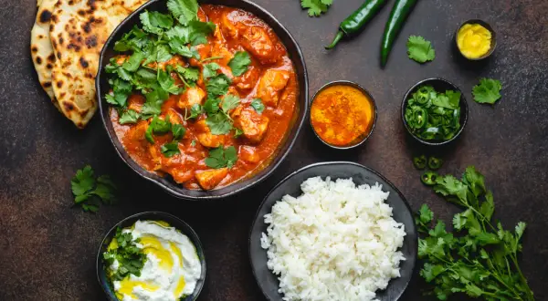 Z czym podawać curry, aby zachwycić smakiem i uniknąć nudnych dań