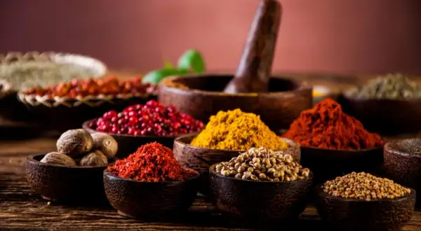 Curry co to za przyprawa: skład, smak i zastosowanie w kuchni