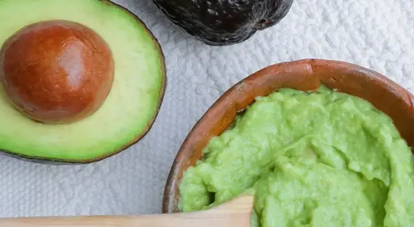 Jak przechowywać guacamole, aby uniknąć psucia i brązowienia