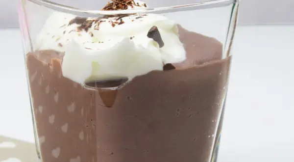 Jak zrobić pudding proteinowy – prosty przepis na zdrową przekąskę bez wyrzeczeń