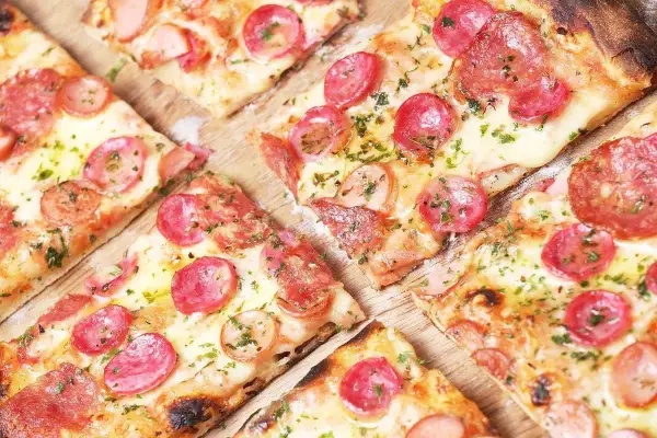 Najlepszy przepis na ciasto na pizzę, który zawsze się udaje
