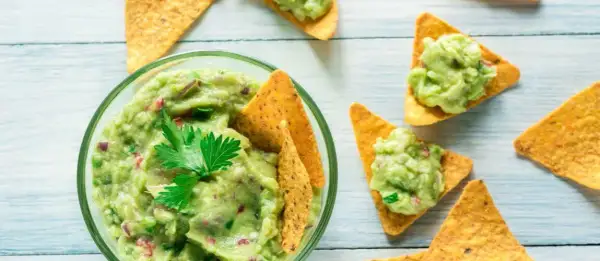Jak przechowywać guacamole, by nie brązowiało i zachowało świeżość? Sprawdzone metody